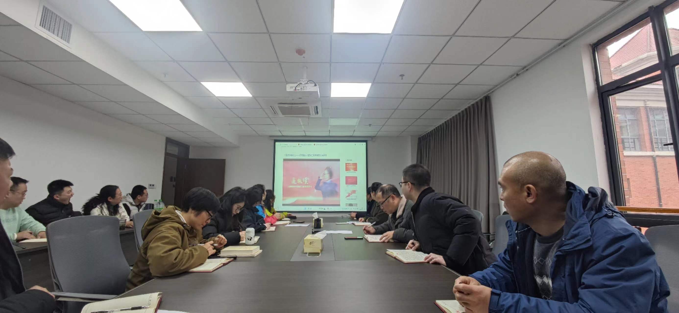 淮粮集团机关党支部组织学习吴秋瑾同志优秀事迹