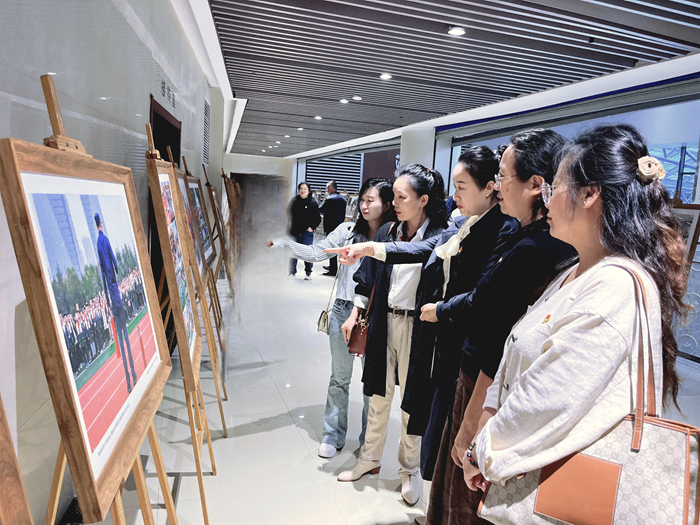 淮粮集团组织参观防震减灾主题摄影展